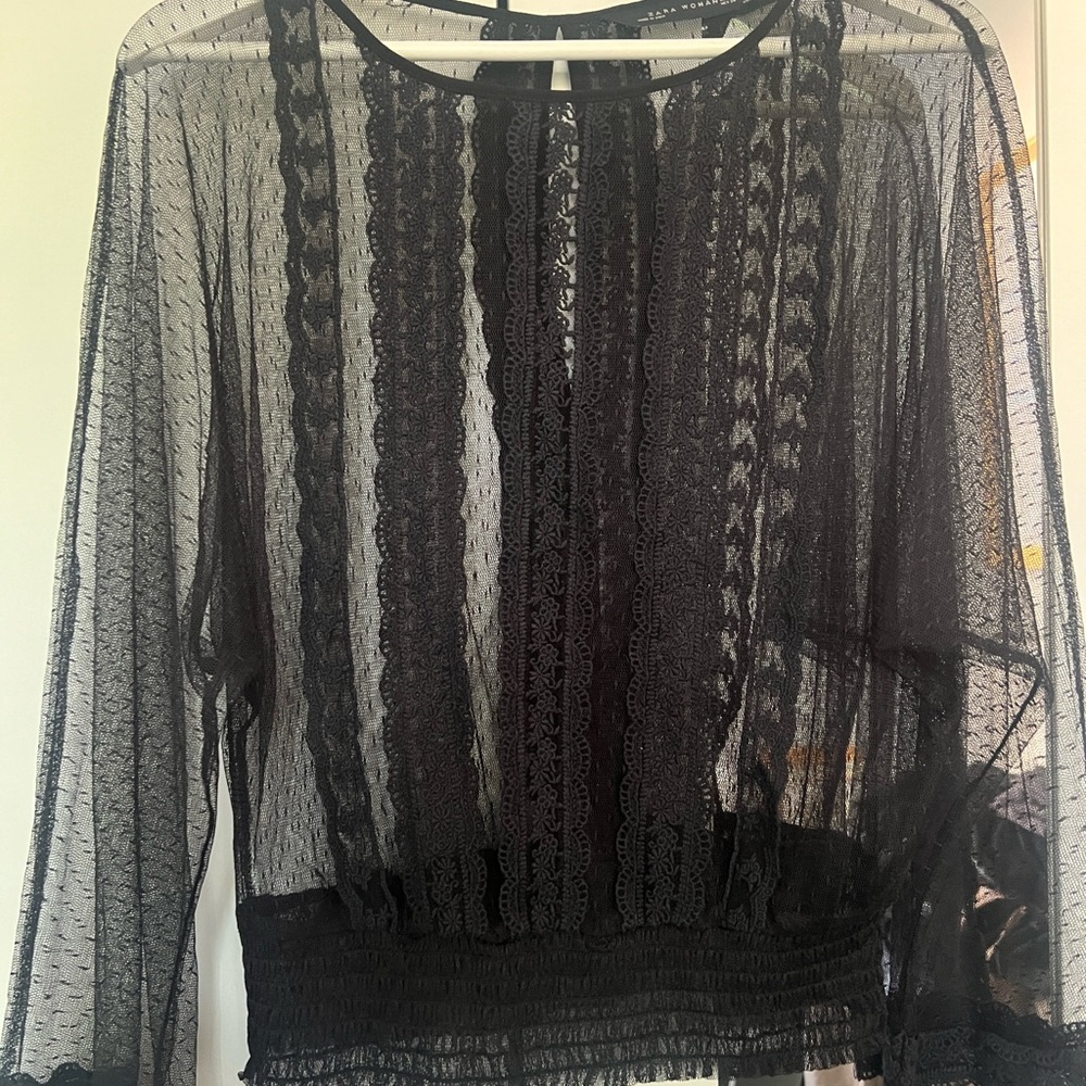 SOLD Zara’s Women Mesh Top